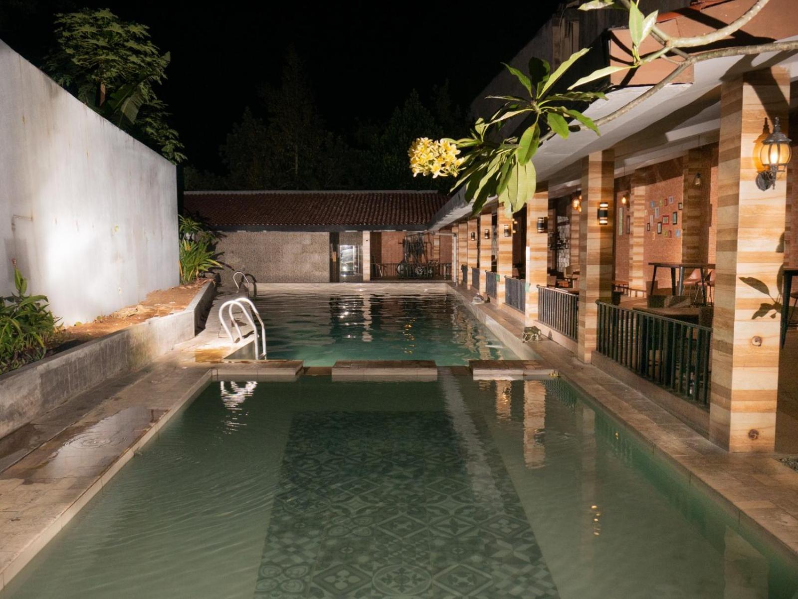 Meotel Purwokerto Eksteriør bilde